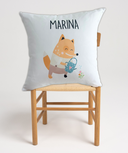 Personalizirani jastuk “Lisica Marina” - na stolici